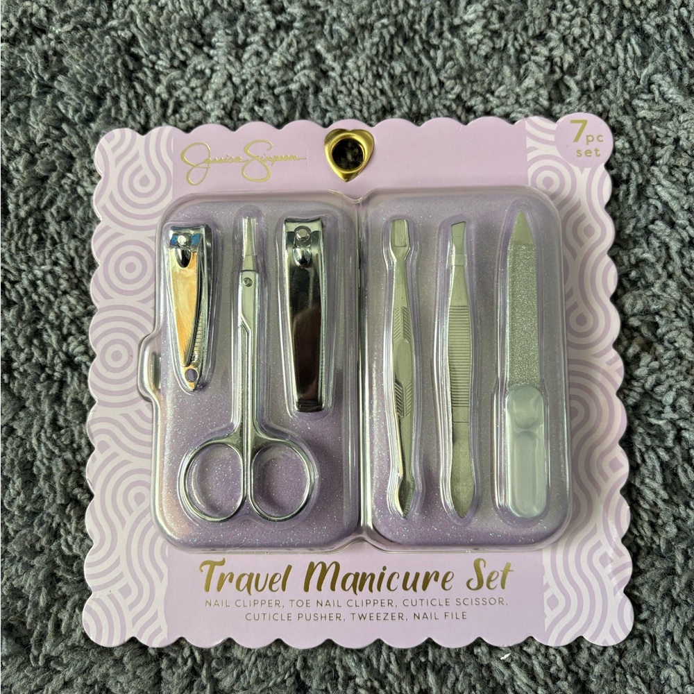 NWT Jessica Simpson travel manicure set